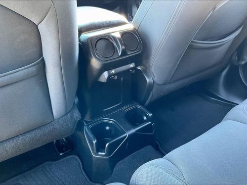 Used 2018 Jeep Wrangler Unlimited Sport S image 24