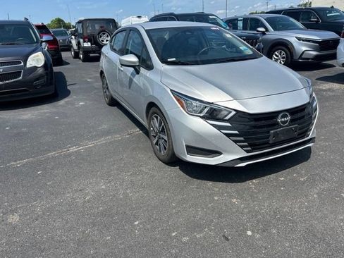 Used 2023 Nissan Versa SV FWD image 2