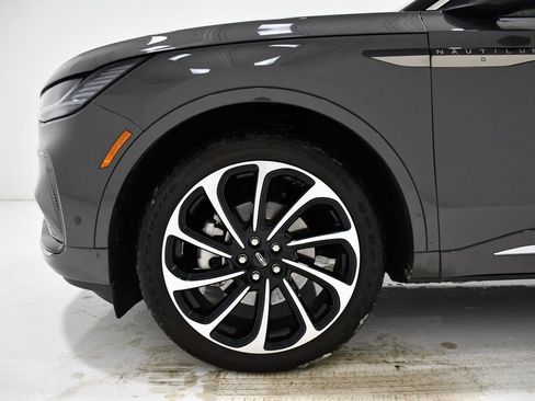 Used 2024 Lincoln Nautilus Black Label image 7
