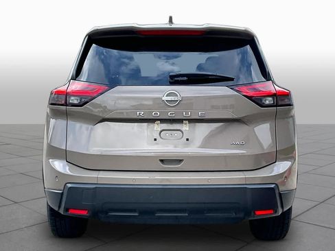 Used 2025 Nissan Rogue SV AWD/4WD image 5