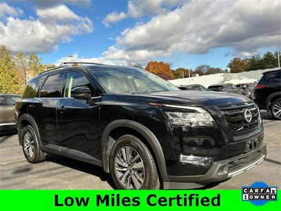 Certified 2024 Nissan Pathfinder SL w/ Black Appearance Package