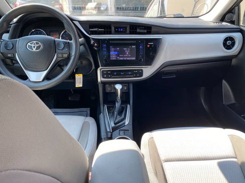 Used 2017 Toyota Corolla LE w/ Carpet Mat Package (TMS) FWD image 17