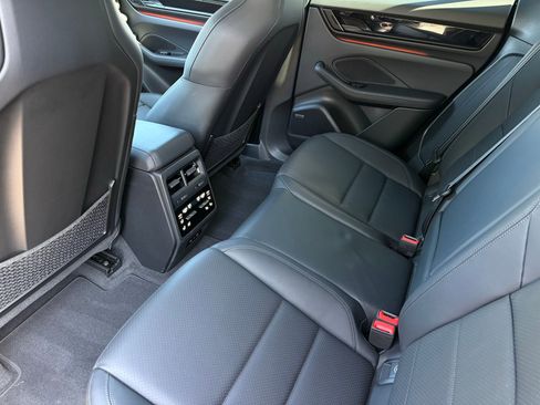 Used 2025 Porsche Macan 4S Electric AWD/4WD image 30