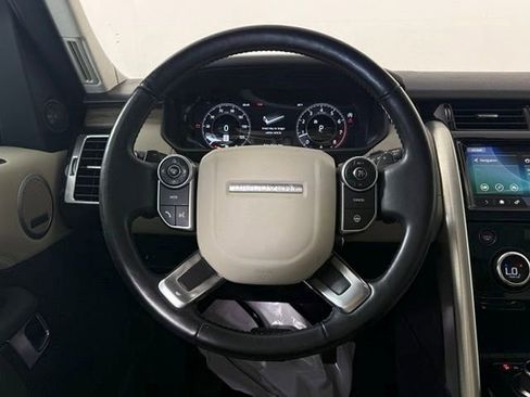 Used 2018 Land Rover Discovery HSE AWD/4WD image 28
