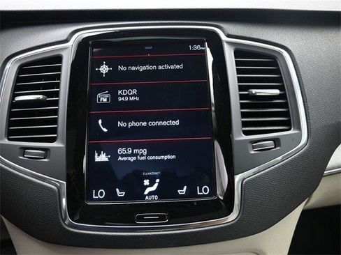 Used 2021 Volvo XC90 T5 Momentum w/ Climate Package image 11