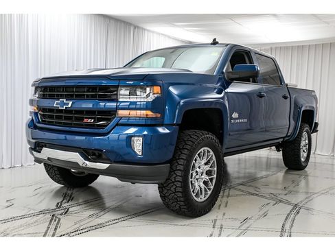 Used 2018 Chevrolet Silverado 1500 LT w/ All Star Edition AWD/4WD image 4