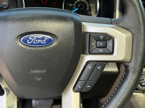 Used 2020 Ford F150 Lariat w/ Equipment Group 502A Luxury AWD/4WD image 18