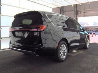 Used 2024 Chrysler Pacifica Touring-L AWD/4WD video 2