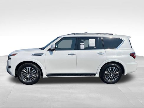 Used 2023 Nissan Armada SL w/ Captain's Chairs Package AWD/4WD image 2