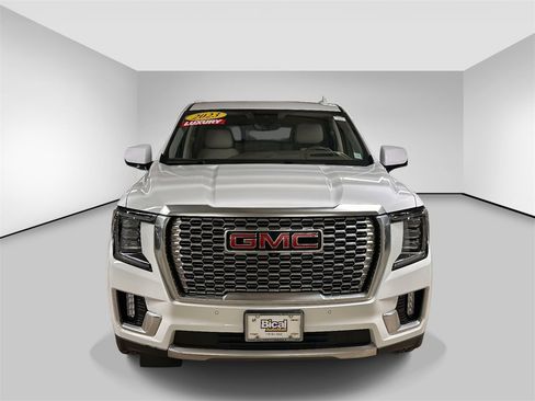 Used 2023 GMC Yukon Denali w/ Denali Reserve Package image 8