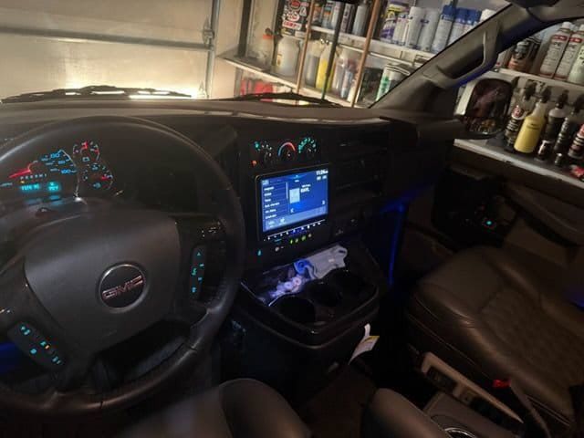 Used 2023 GMC Savana 2500 Extended RWD image 6