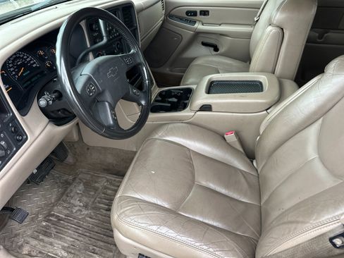 Used 2004 Chevrolet Silverado 3500 2WD Extended Cab w/ Heavy-Duty Power Package image 9