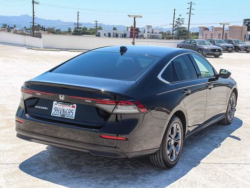 Certified 2023 Honda Accord EX image 6