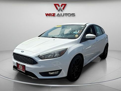Used 2016 Ford Focus SE w/ Equipment Group 201A FWD image 1