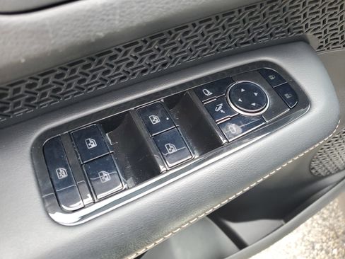 Certified 2023 Nissan Ariya AWD image 23