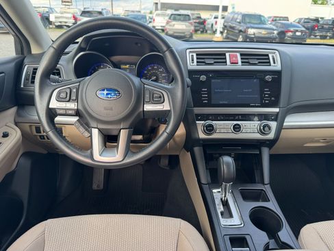 Used 2017 Subaru Outback 2.5i Premium AWD/4WD image 9