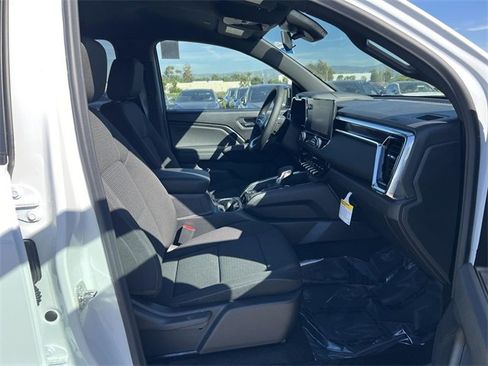 New 2026 GMC Canyon Elevation w/ LPO, Black Badging Package image 31