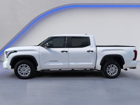 Used 2024 Toyota Tundra SR5 w/ SR5 Convenience Package AWD/4WD image 11