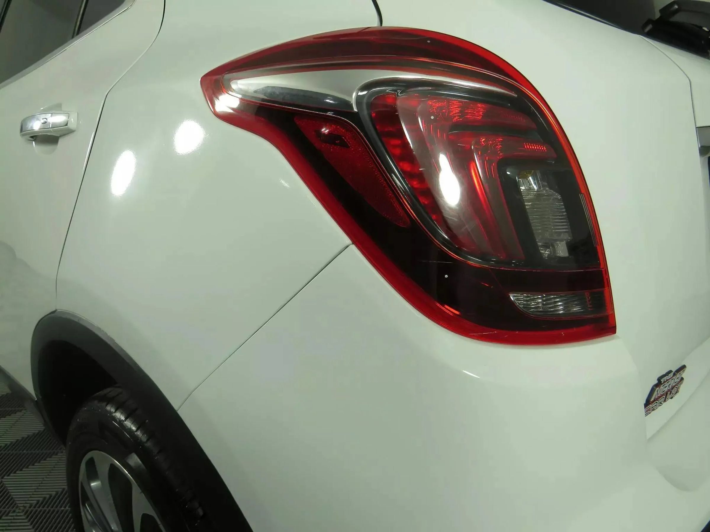 Used 2020 Buick Encore Essence AWD/4WD image 28