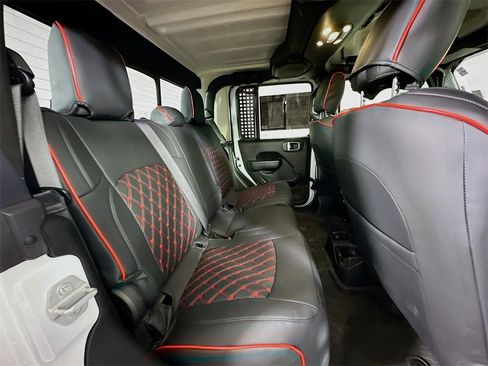 Used 2022 Jeep Gladiator Sport image 11