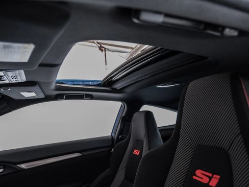 Used 2018 Honda Civic Si image 4