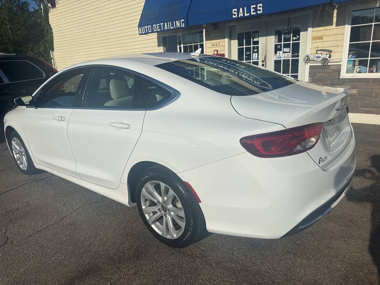 Used 2017 Chrysler 200 Limited Platinum FWD image 8
