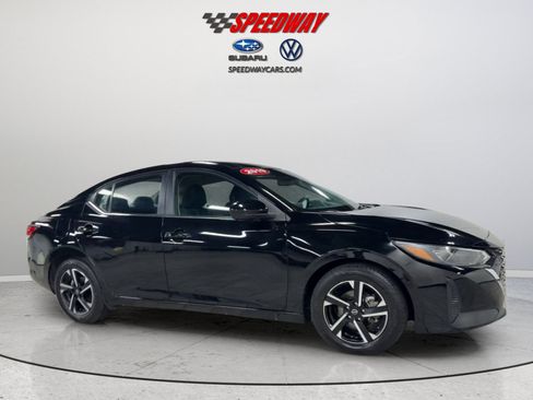 Used 2025 Nissan Sentra SV FWD image 3