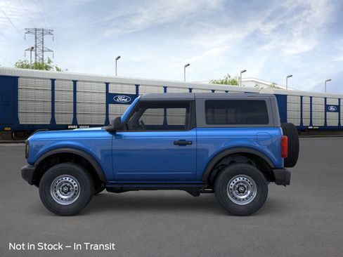 New 2025 Ford Bronco XL image 2