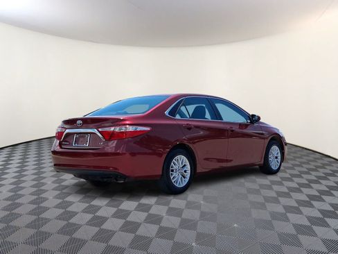 Used 2017 Toyota Camry LE FWD image 6