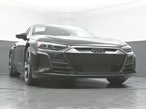 Used 2022 Audi e-tron GT Premium Plus w/ Performance Package image 47
