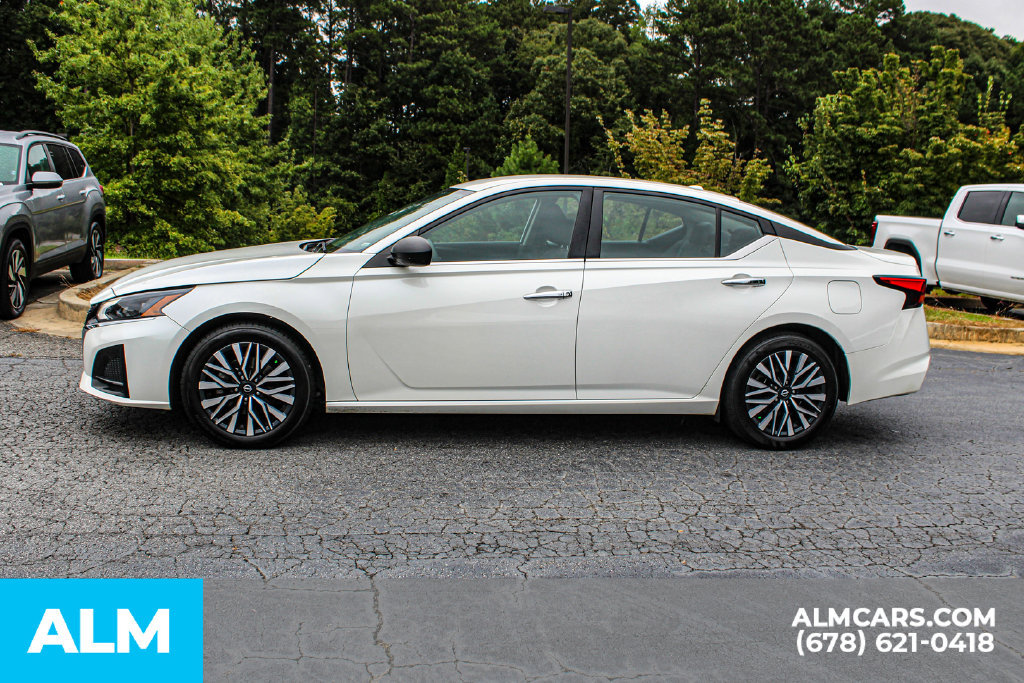 Used 2024 Nissan Altima 2.5 SV FWD image 6