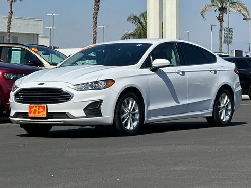 Used 2020 Ford Fusion SE FWD image 7
