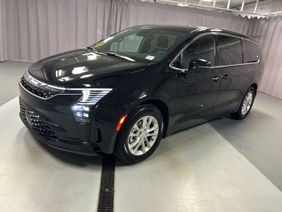 New 2027 Chrysler Pacifica Select