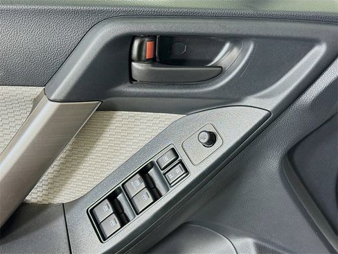 Used 2017 Subaru Forester 2.5i image 21