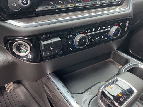 Used 2022 Chevrolet Silverado 1500 LTZ AWD/4WD image 25
