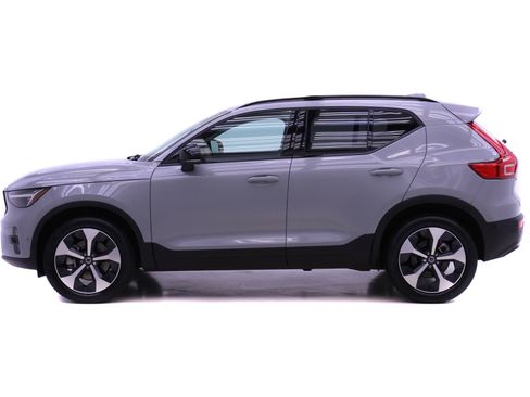 Certified 2026 Volvo XC40 B5 Plus w/ Protection Package Premier image 3