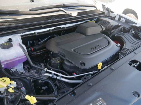 New 2026 Chrysler Pacifica Limited AWD/4WD image 12