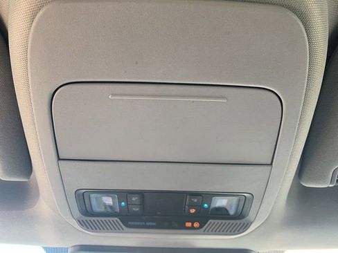 Certified 2025 Ford F250 XLT image 32