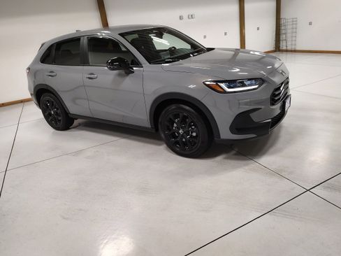 Used 2024 Honda HR-V Sport image 2
