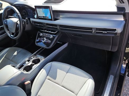 Used 2022 Lincoln Corsair AWD w/ Premium Package image 34