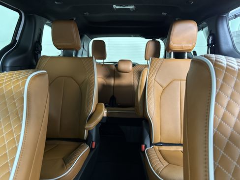 New 2026 Chrysler Pacifica Pinnacle image 21