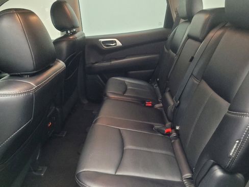 Used 2020 Nissan Pathfinder SL FWD image 18