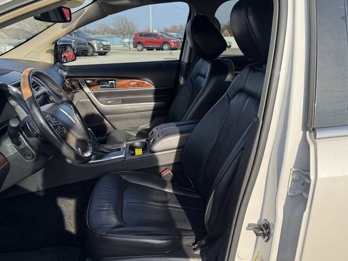 Used 2013 Lincoln MKX FWD image 16