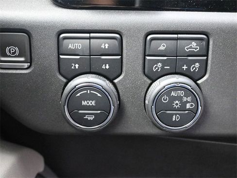 Used 2023 Chevrolet Silverado 1500 ZR2 w/ Technology Package image 16