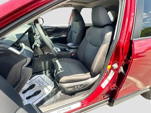 Used 2022 Toyota RAV4 XLE w/ Convenience Package AWD/4WD image 19