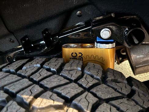 Used 2024 Chevrolet Colorado ZR2 w/ Technology Package image 18