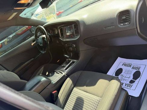 Used 2020 Dodge Charger SXT w/ Blacktop Package image 17