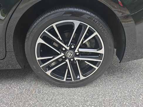 Used 2025 Toyota Camry XLE FWD image 31