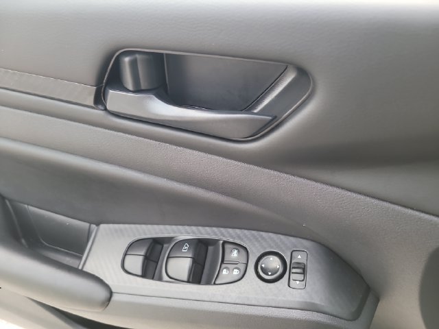 Used 2025 Nissan Altima 2.5 S FWD image 16