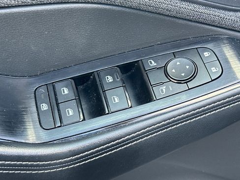 Used 2023 Nissan Rogue SV FWD image 12